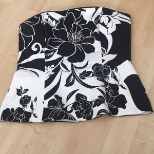 White House Black Market women’s 6 bustier.